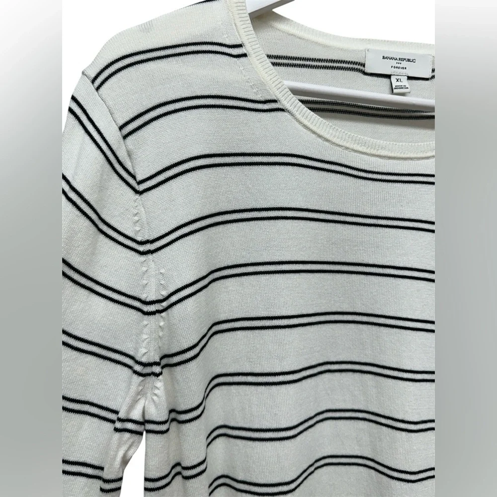 Banana Republic Forever Sweater Striped Size XL Cream Black Women Crew Neck Top - Picture 3 of 5